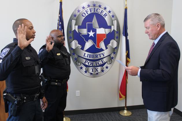 Liberty PD welcomes officers | Liberty Vindicator