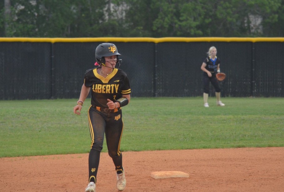 Lady Panthers Stay Unbeaten With 4 2 Win Over Lady Horns Liberty